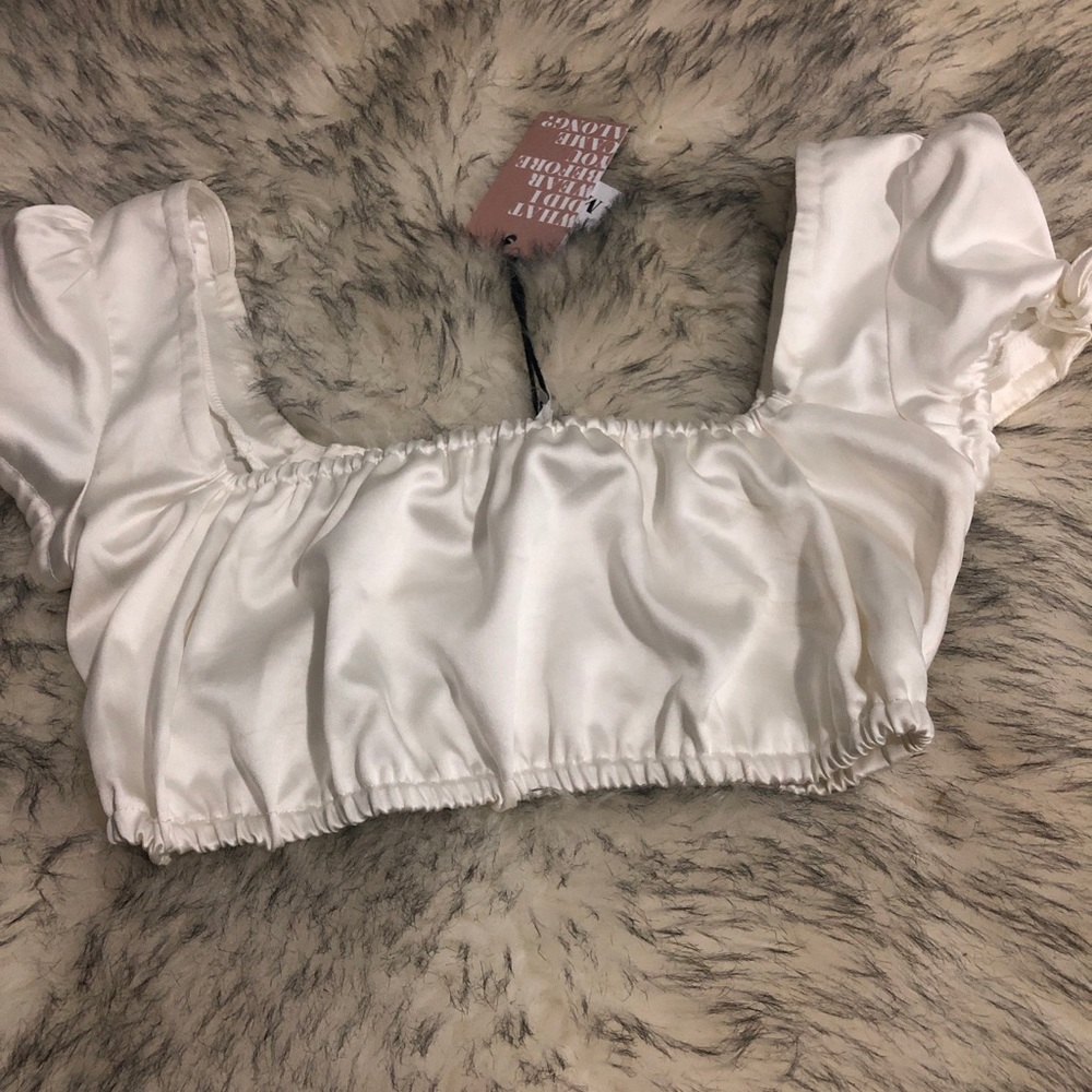 TIGER MIST WHITE-CROPPED TOP